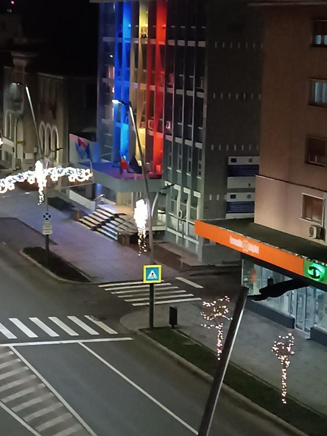 Central Bacău Екстериор снимка